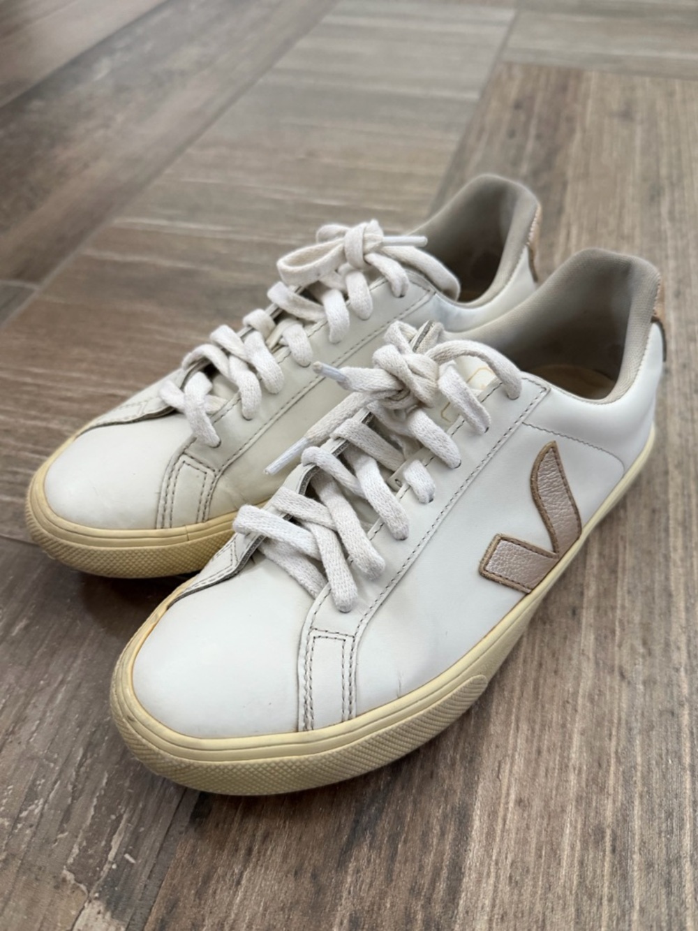 Veja esplar sneakers size 6
